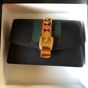 Gucci sylvie mini chain bag